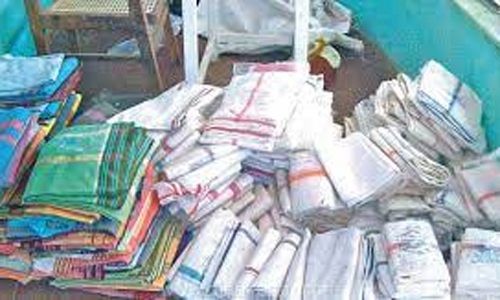 இலவச வேட்டி, சேலைக்கான ஆர்டரை எதிர்பார்த்து காத்து இருக்கும் விசைத்தறியாளர்கள்