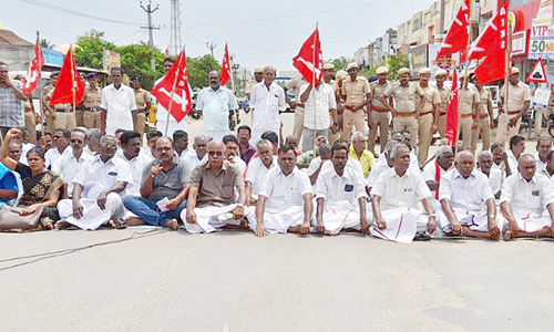 விவசாயிகள் சாலைமறியல்