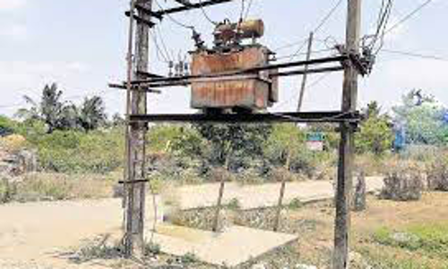 பழுதான டிரான்ஸ்பார்மர் கம்பங்களை சீரமைக்க வேண்டும்