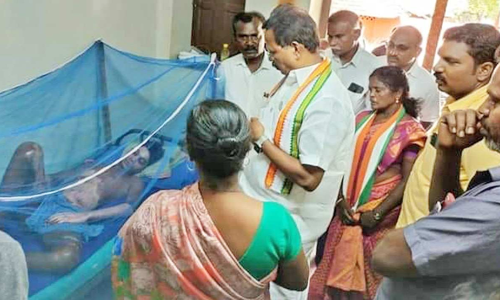 பட்டாசு விபத்தில் காயமடைந்து சிகிச்சை பெற்று வரும் சிறுவர்களிடம் ரூபிமனோகரன் எம்.எல்.ஏ. நேரில் ஆறுதல்