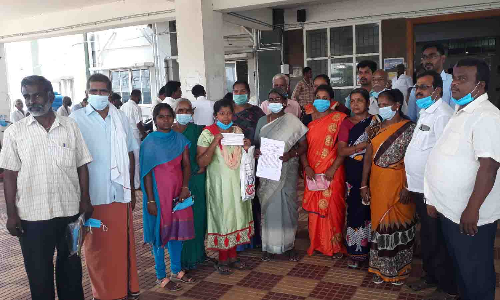 அடிப்படை வசதி கோரி அங்கேரிப்பாளையம் மக்கள் மனு