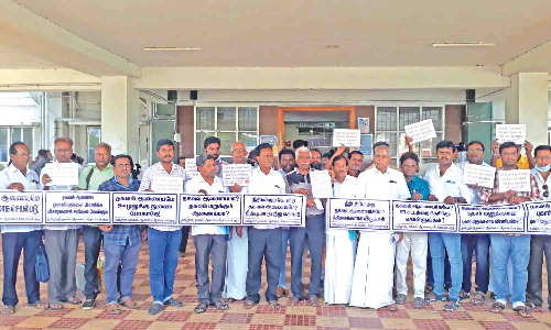 தகவல் உரிமை சட்டத்தின் கீழ் 30 நாட்களுக்குள் பதில் தர வேண்டும் - நுகர்வோர் விழிப்புணர்வு பிரிவினர் மனு