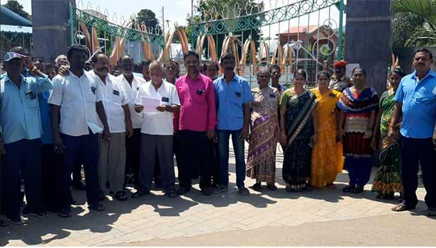 மேட்டூரில் பொதுப்பணித்துறை ஊழியர் சங்கத்தினர் ஆர்ப்பாட்டம் மேட்டூரில் பொதுப்பணித்துறை ஊழியர் சங்கத்தினர் ஆர்ப்பாட்டம்