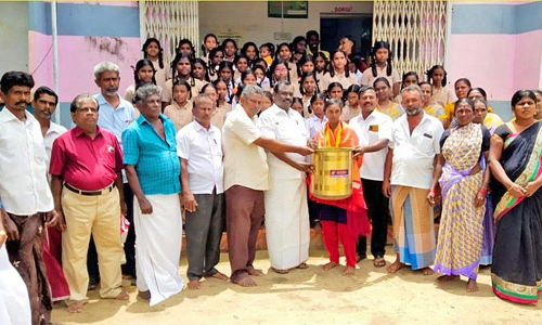 தேசிய திறனாய்வு தேர்வில் வெற்றி பெற்ற மாணவிக்கு பாராட்டு விழா