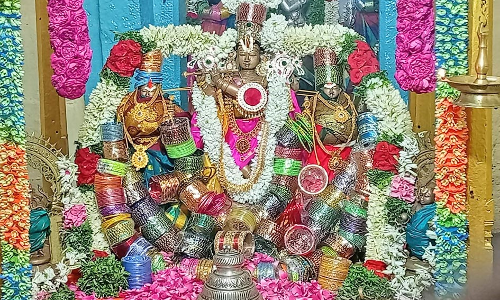 கீழப்பாவூர்  கிருஷ்ணன் கோவிலில் ஆடிப்பூரம் விழா