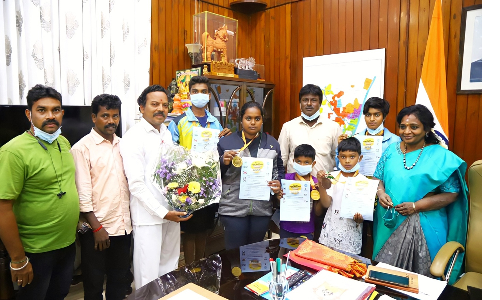 புதுவை வீரர்கள் தங்க பதக்கம் வென்று சாதனை-  கவர்னர்  தமிழிசை வாழ்த்து