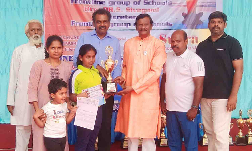 பிரண்ட்லைன் மில்லேனியம் பள்ளியில் மாநில அளவிலான யோகாசன போட்டி -  500 மேற்பட்ட மாணவ- மாணவிகளின் பங்கேற்பு