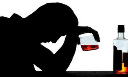 வாலிபர் தூக்குப்போட்டு தற்கொலை