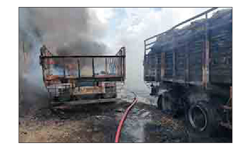 தருமபுரி அருகே  2 லாரிகள் தீயில் கருகி நாசமானது எப்படி?