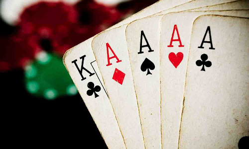 முத்தூர் அருகே சூதாட்டத்தில் ஈடுபட்ட 4 பேர் கைது - ரூ. 1, 1/2. லட்சம் பணம் பறிமுதல்