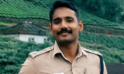 கண்டமங்கலம் அருகே தந்தை-மகளை உயிர்ப்பலி வாங்கிய டிப்பர் லாரிைய மடக்கிய டி.எஸ்.பி.