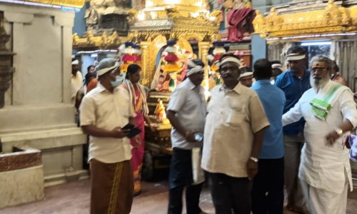 தங்கதேரில் மணக்குள விநாயகர் உலா