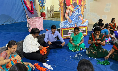 ரக்‌ஷா பந்தன் தினத்தையொட்டி ராணுவ வீரர்களுக்கு ராக்கி கயிறுகள் - கரூர் பரணி பார்க் பள்ளி மாணவர்கள் அனுப்பினர்