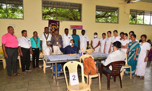 கீழப்பாவூரில்  இலவச கண் சிகிச்சை முகாம்