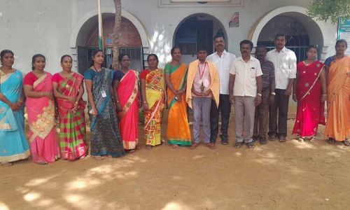 மாவட்ட அளவிலான செஸ் போட்டி பள்ளி மாணவனுக்கு பாராட்டு