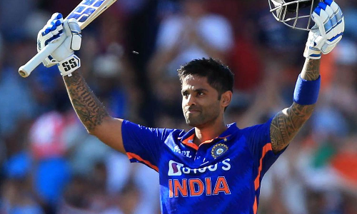 டி20 பேட்டிங் தரவரிசை: பாகிஸ்தான் வீரரை பின்னுதள்ளி 2-வது இடத்துக்கு முன்னேறினார் சூர்யகுமார் யாதவ்