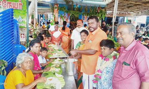 நிலக்கோட்டையில் பக்தர்களுக்கு அன்னதானம்