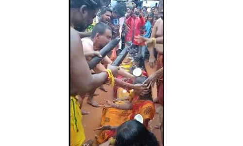 சாணார்பட்டி அருகே பக்தர்கள் தலையில் தேங்காய் உடைத்து நேர்த்திக்கடன்