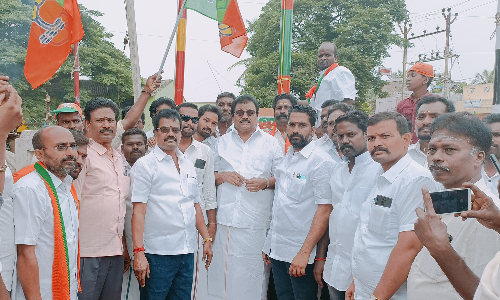 பா.ஜனதா கொடியேற்று விழா-1000 பேருக்கு அன்னதானம்