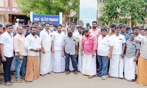 மஞ்சுவிரட்டு போட்டி நடத்தக்கோரி கலெக்டரிடம் மனு