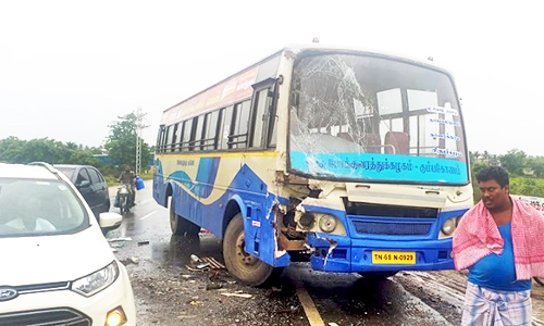 அரசு பஸ்கள் நேருக்கு நேர் மோதல்- 18 பயணிகள் படுகாயம்