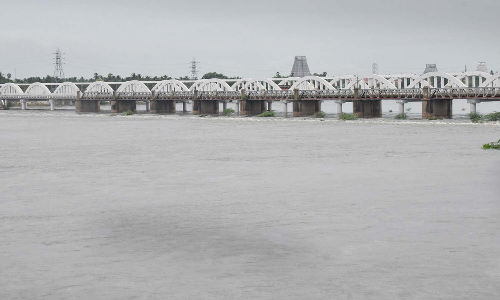 முக்கொம்பு மேலணையில் இருந்து 1 லட்சத்து 40 ஆயிரம் கனஅடி நீர் திறப்பு