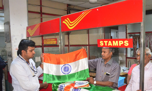 கோவையில் 81 தபால் நிலையங்களில் தேசிய கொடி விற்பனை