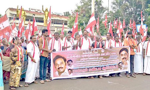 தஞ்சையில், இந்திய ஜனநாயக கட்சி ஆர்ப்பாட்டம்