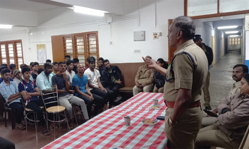 அரசு கலைகல்லூரி மாணவர்களுக்கு போதை பொருள் விழிப்புணர்வு நிகழ்ச்சி