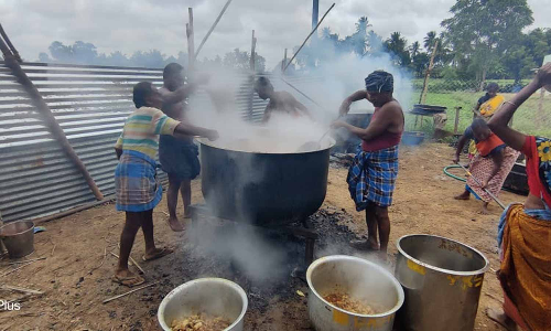 1200-க்கும் மேற்பட்ட கிடாய் வெட்டி பொதுமக்களுக்கு விருந்து