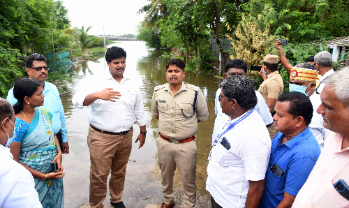 காவிரி ஆற்றில் வெள்ள அபாயம் - கலெக்டர் எச்சரிக்கை