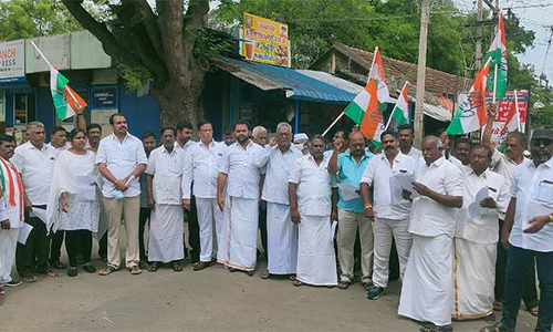 திண்டுக்கல்லில் காங்கிரஸ் ஆர்ப்பாட்டம்