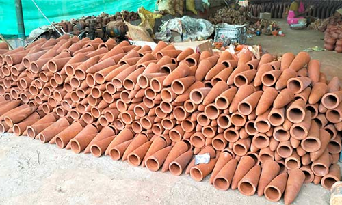 திண்டுக்கல் அருகே இயற்கை உரத்திற்கு மண்கூம்பு தயாரிக்கும் பணி தீவிரம் வெளியூர்களுக்கும் ஏற்றுமதி