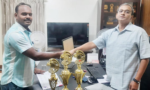 பேட்மிட்டன் போட்டியில் ெரயில்வே வீரர் சாதனை