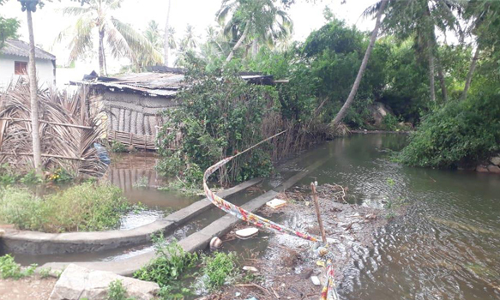 ஜேடர்பாளையம் பகுதிகளில் வீடுகளுக்குள் வெள்ளம் புகுந்தது