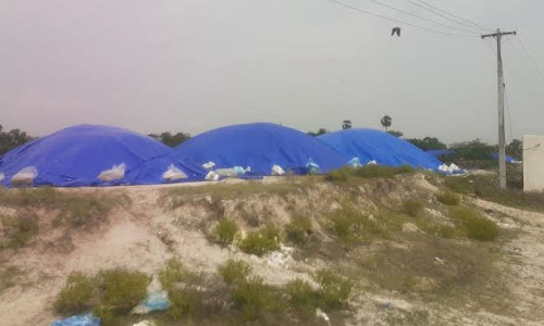 மரக்காணத்தில் உப்பு உற்பத்தி இல்லாததால் வேலைஇன்றி தவிக்கும் தொழிலாளர்கள்