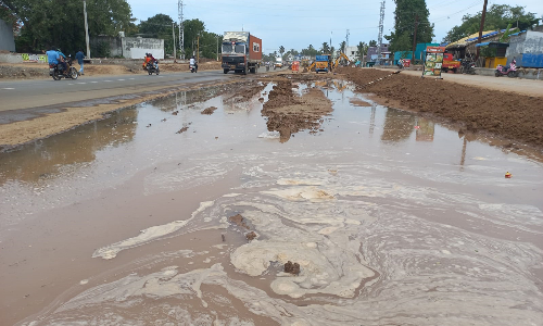 குடிநீர் குழாயில் உடைப்பு