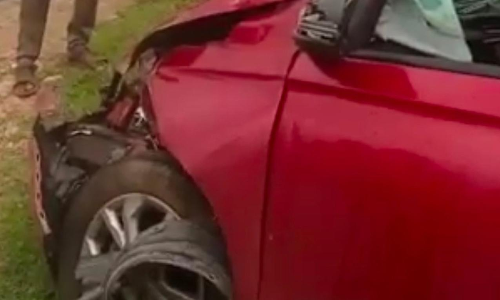 கார் விபத்தில் பெண் பலி