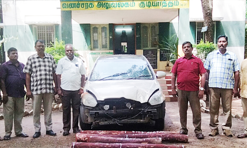 காரில் கடத்திய செம்மரம் பறிமுதல்