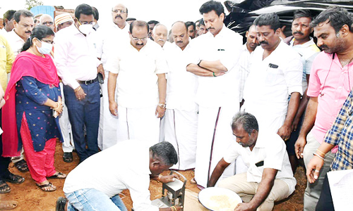 திறந்தவெளி சேமிப்பு கிடங்கில் ஆய்வு