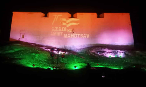 75-வது சுதந்திர தினத்தையொட்டி லேசர் ஒளியில் ஜொலிக்கும் திண்டுக்கல் மலைக்கோட்டை