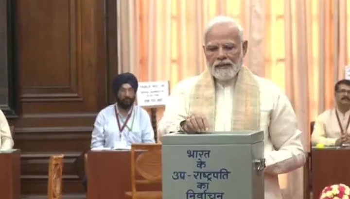 துணை ஜனாதிபதி தேர்தல் தொடங்கியது- பிரதமர் மோடி வாக்களித்தார்