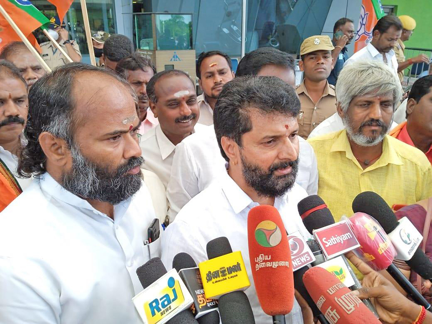 தமிழகத்தில் பா.ஜ.க. வலுவாக உள்ளது - சி.டி.ரவி பேட்டி தமிழகத்தில் பா.ஜ.க. வலுவாக உள்ளது - சி.டி.ரவி பேட்டி