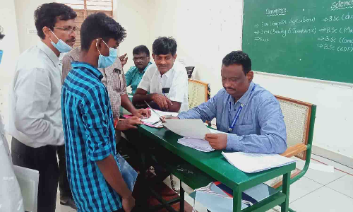 பல்லடம் அரசு கல்லூரியில் மாணவர் சேர்க்கைக்கான கலந்தாய்வு