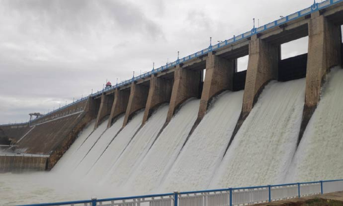 ஈரோடு மாவட்டத்தில் காவிரி, பவானி ஆற்றில் கடும் வெள்ளப்பெருக்கு- கரையோர பகுதிகள் தீவிரமாக கண்காணிப்பு