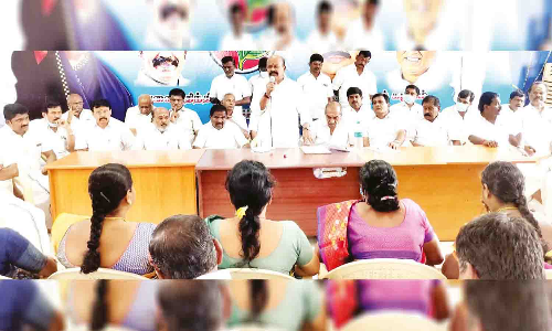 எடப்பாடி பழனிசாமியை வரவேற்க அ.தி.மு.க.வினர் திரண்டு வர வேண்டும் -  பொள்ளாச்சி ஜெயராமன் எம்.எல்.ஏ., அழைப்பு