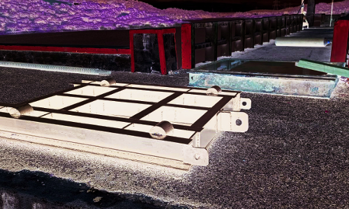 மாலைமலர் செய்தி எதிரொலியால்   நாகாவதி அணையில் ஷட்டர் புதுப்பிக்கும் பணி தொடக்கம்