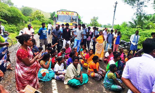 100 நாள் திட்ட பணியாளர்கள் திடீர் மறியல்