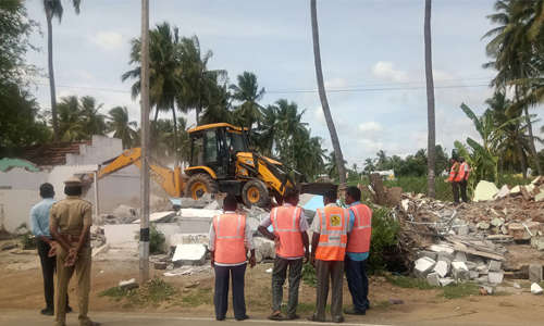 ஜேடர்பாளையத்தில்  100-க்கும் மேற்பட்ட வீடுகள்  இடிப்பு