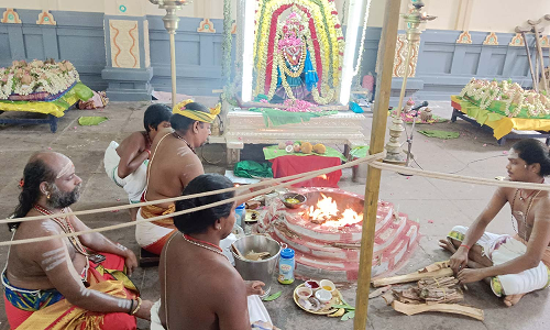 திருக்கடையூர் அபிராமி அம்மன் கோவிலில் சிறப்பு யாகம்